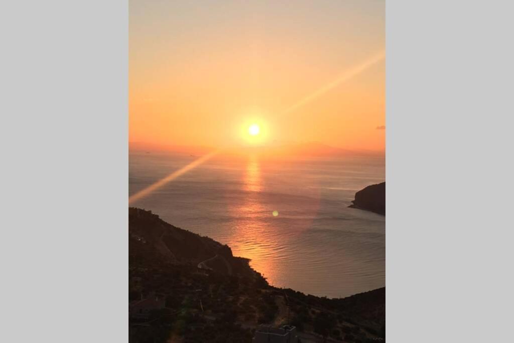 Πύργος Παραδοσιακός Με Μαγευτική Θέα - Villa Traditional Tower With Amazing Sea View Areopoli Exterior foto